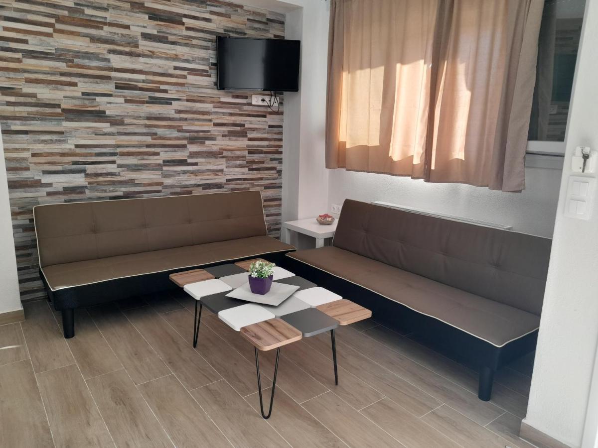 Stbs Luxury, * Néa Fókaia